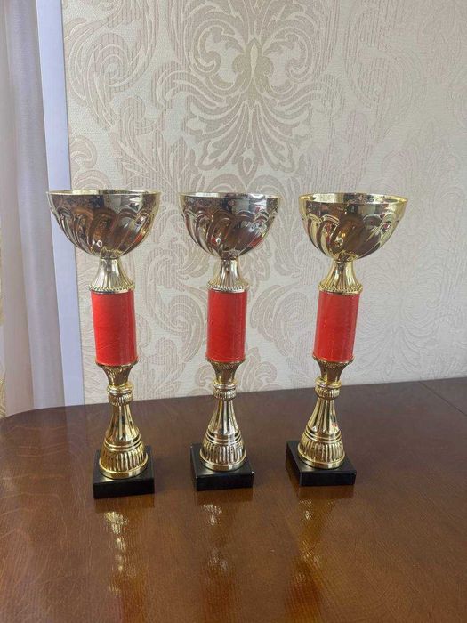 Продам Кубки спортсменам