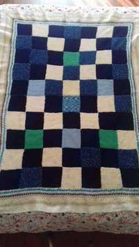 Manta de lã tricotada à mão