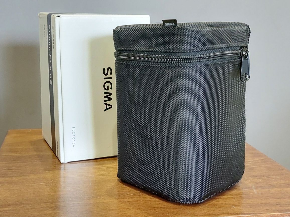 Об'єктив Sigma 50mm f/1.4 DG HSM Art + подарунок для Sony E