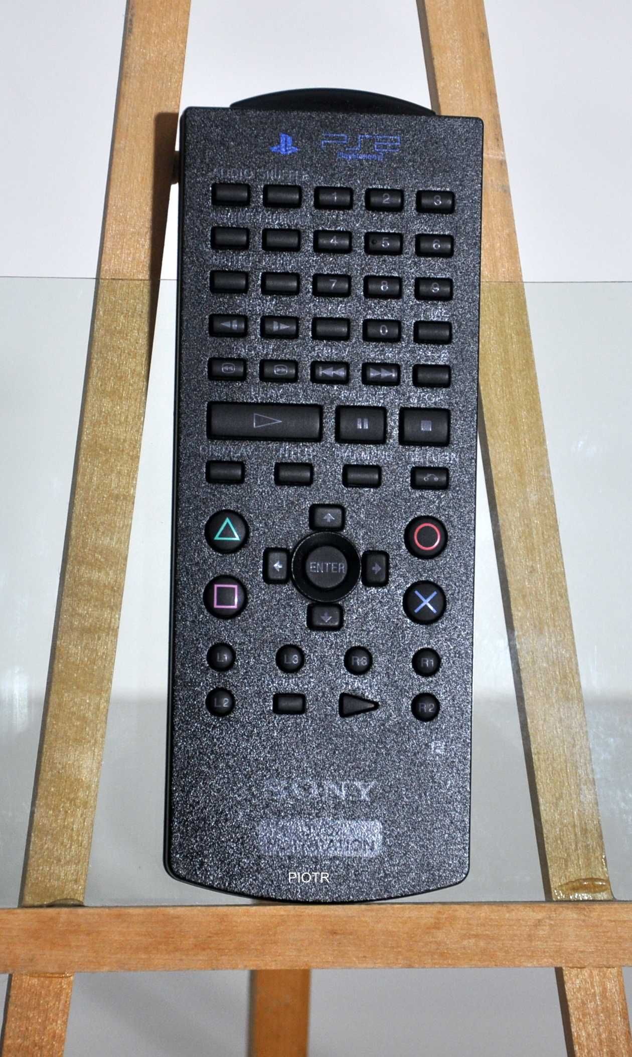 Oryginalny pilot do konsoli Sony PS2.