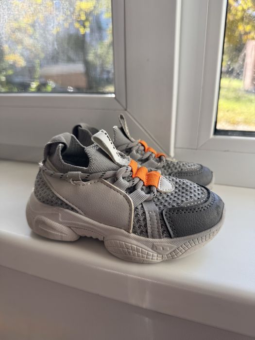 Кросівки дитячі 25 розмір