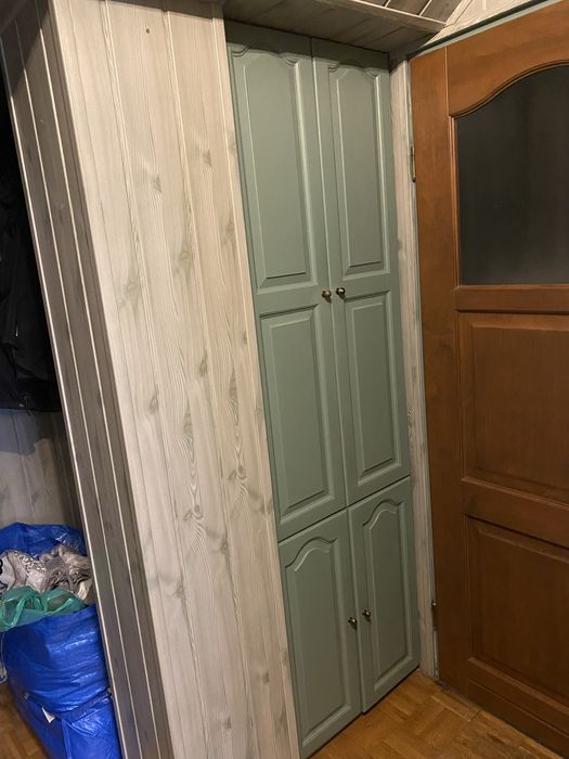 Drzwi drewniane do szafy, cztery sztuki.