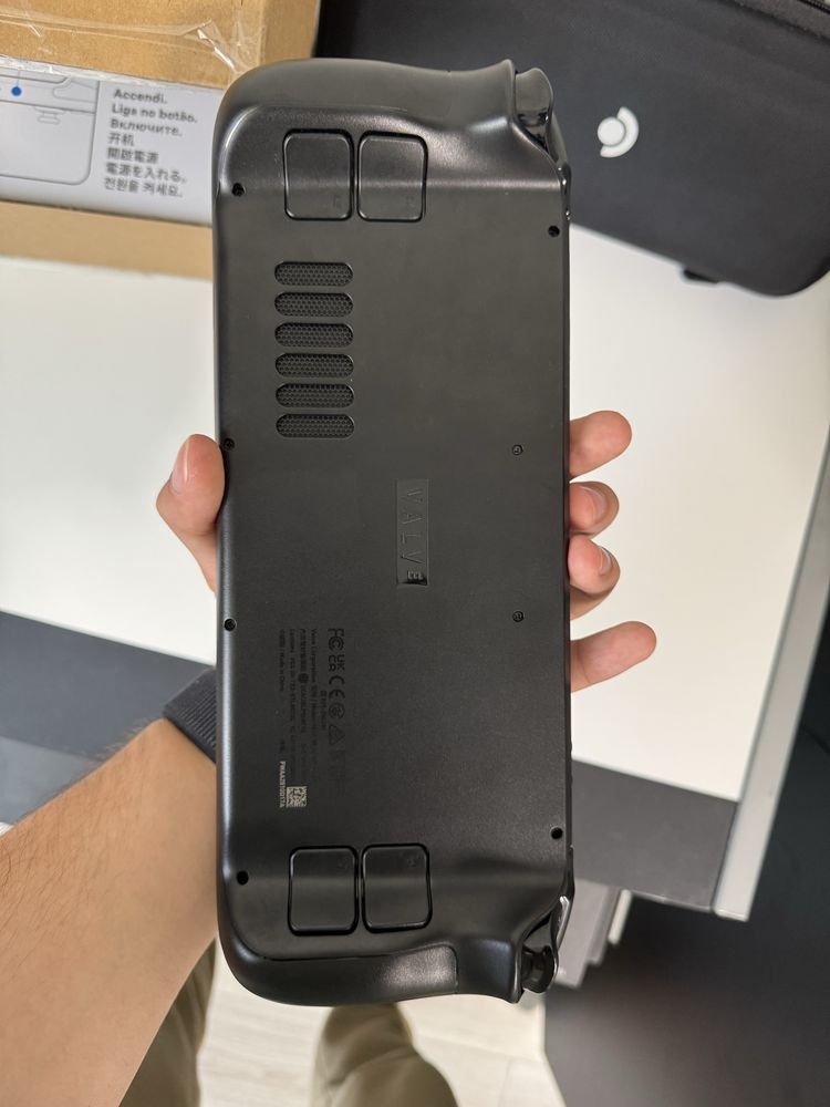 Steam Deck LCD 256GB Ідеальний стан Повний комплект