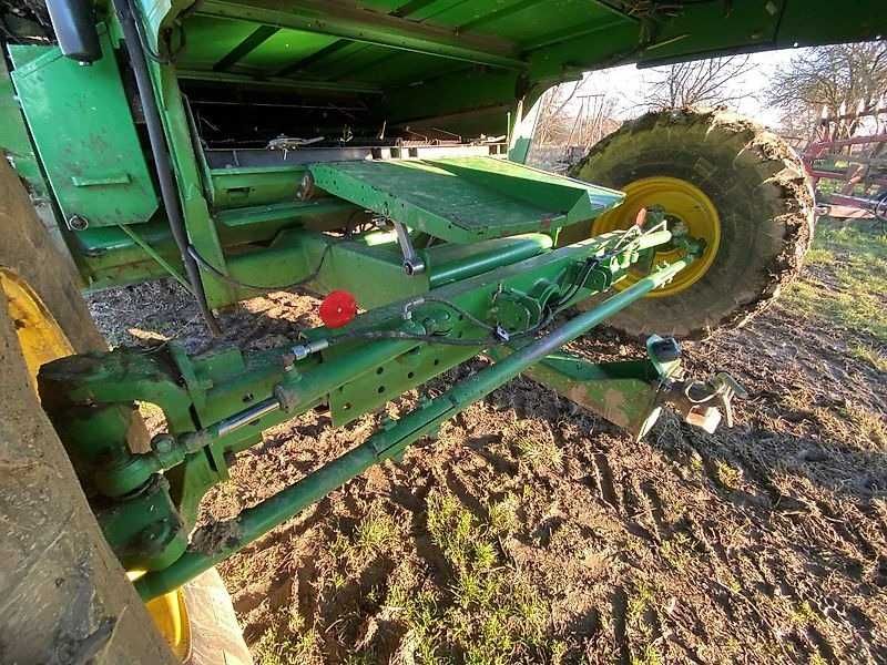 Комбайн John Deere W650