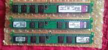 DDR 2 3 планки по 1гигу Kingston