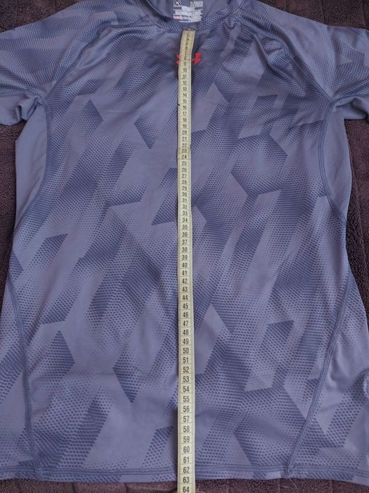 Футболка фірми under armor оригінал 

Розмір по бірці: XL /S

Привезен
