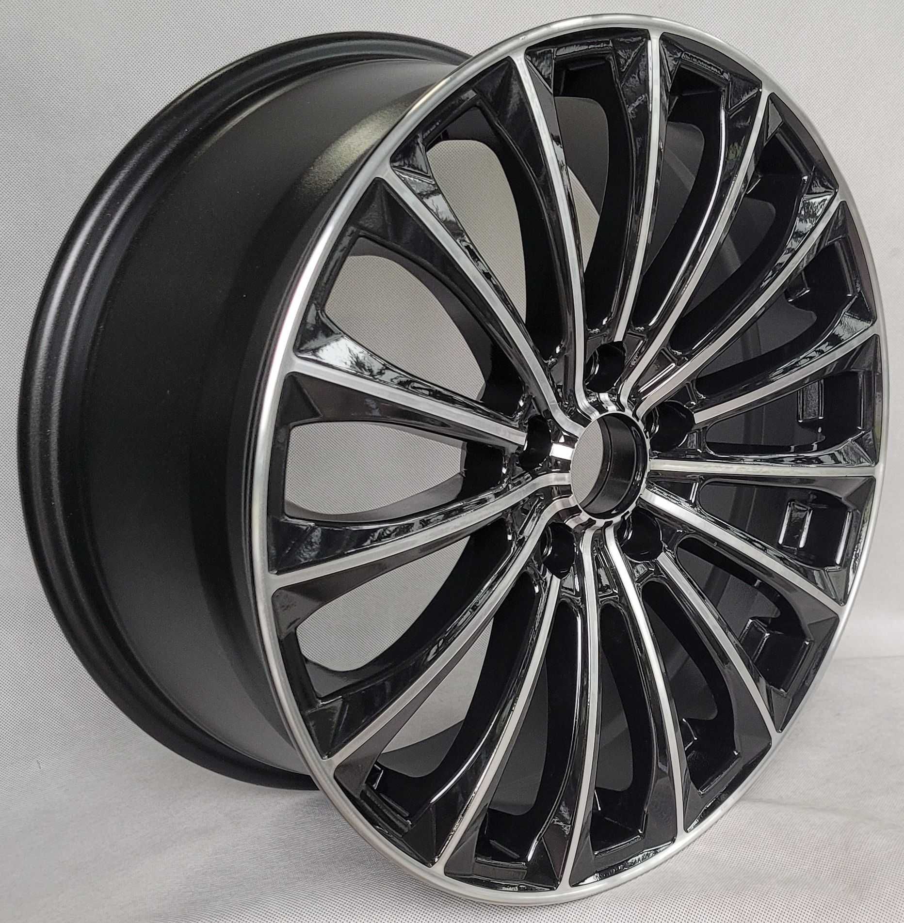 Felgi 18 VW Passat B8 B7 Skoda Superb 3 Yeti Audi A4 B8 A3 8V A6 C6 A8