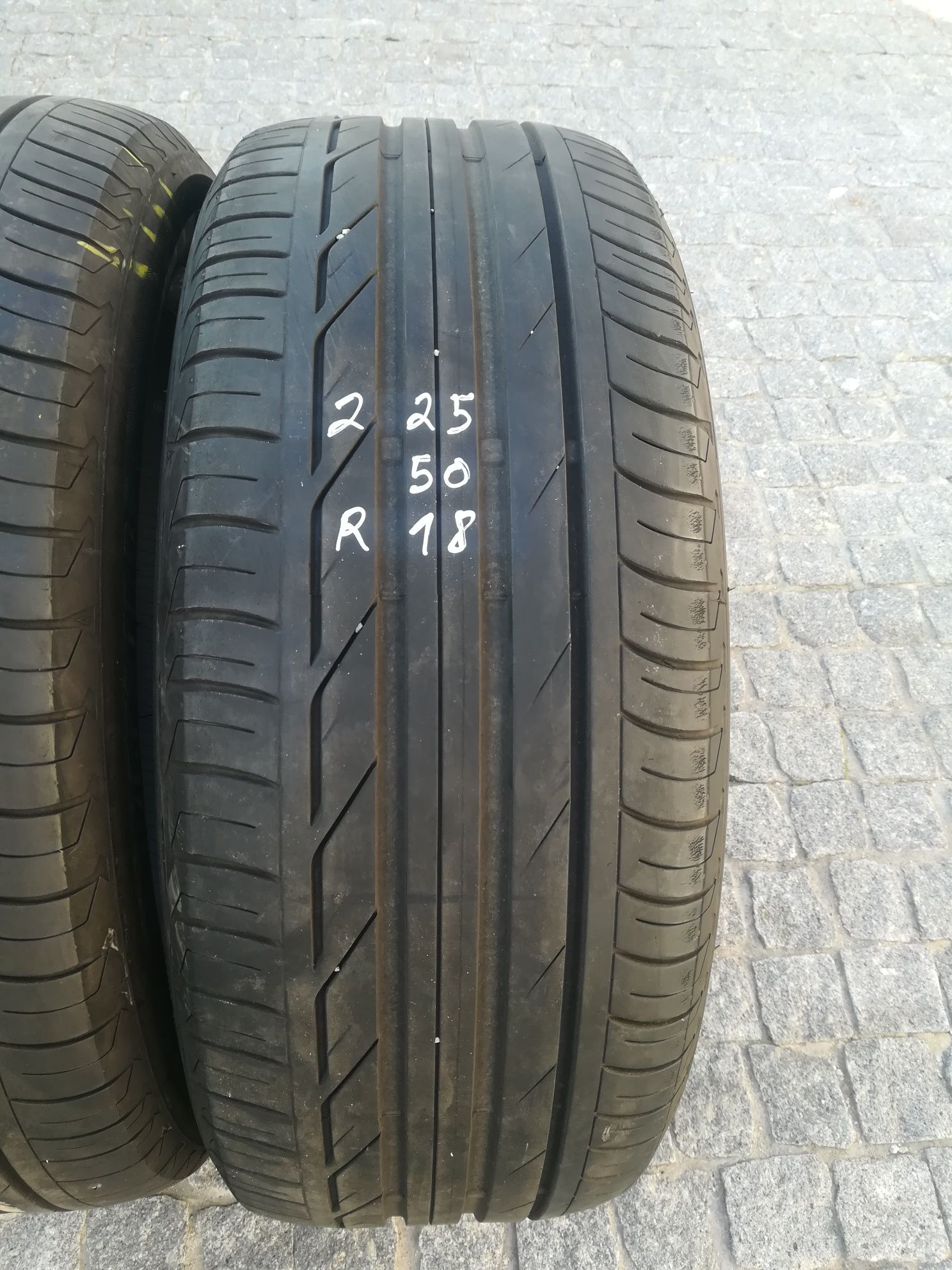 2 pneus 225 50 r18 Bridgestone