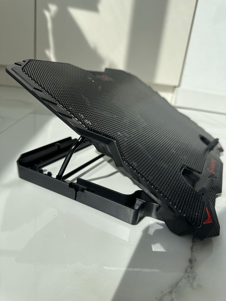 Охолоджуюча підставка для ноутбука GamePro CP627