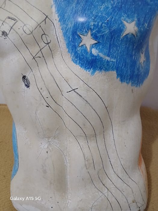 A R T E -Manequim com intervenção ARTISTICA