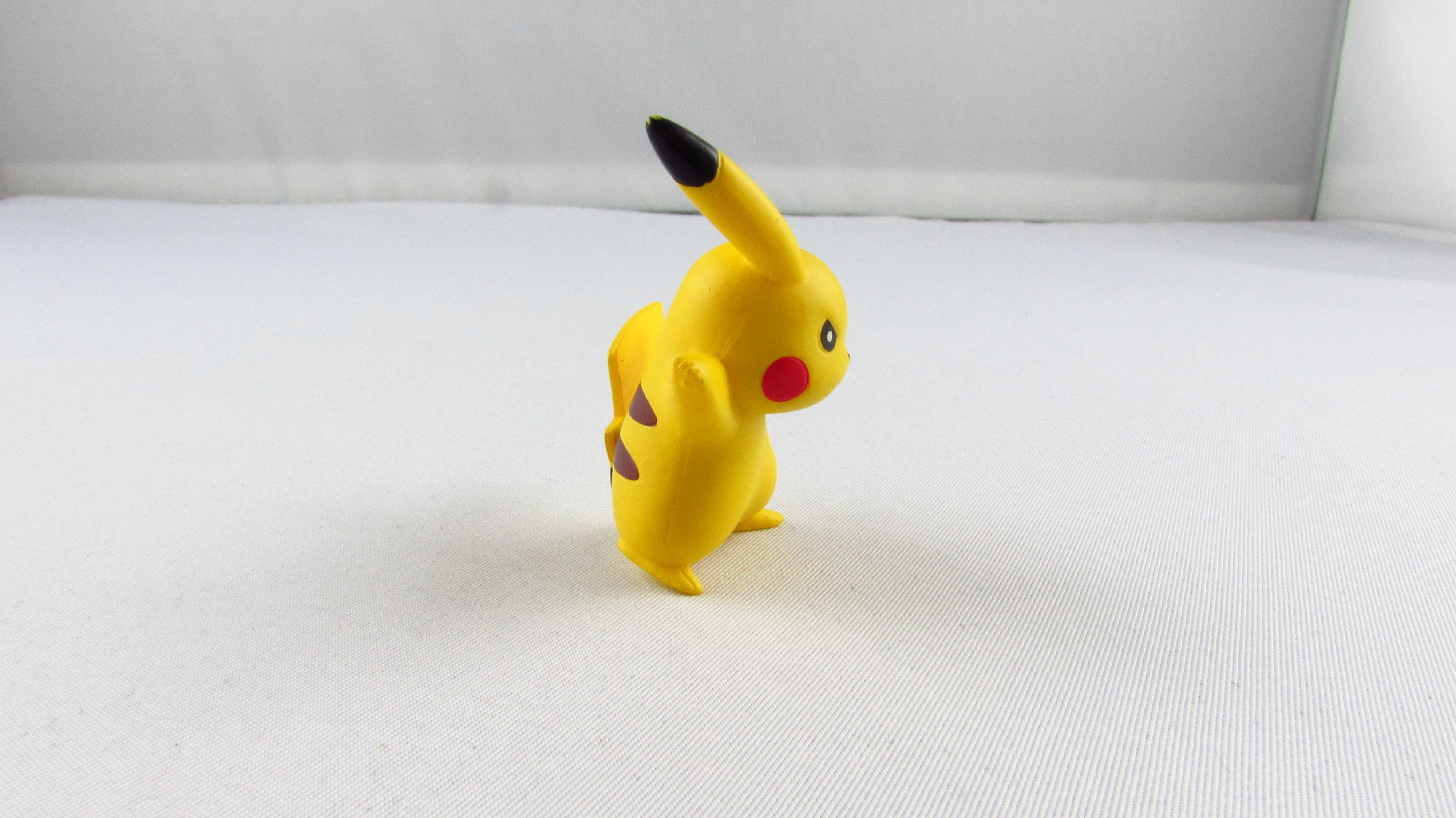 TOMY - Nintendo - Pokemon - Figurka Pikachu 2016 r.