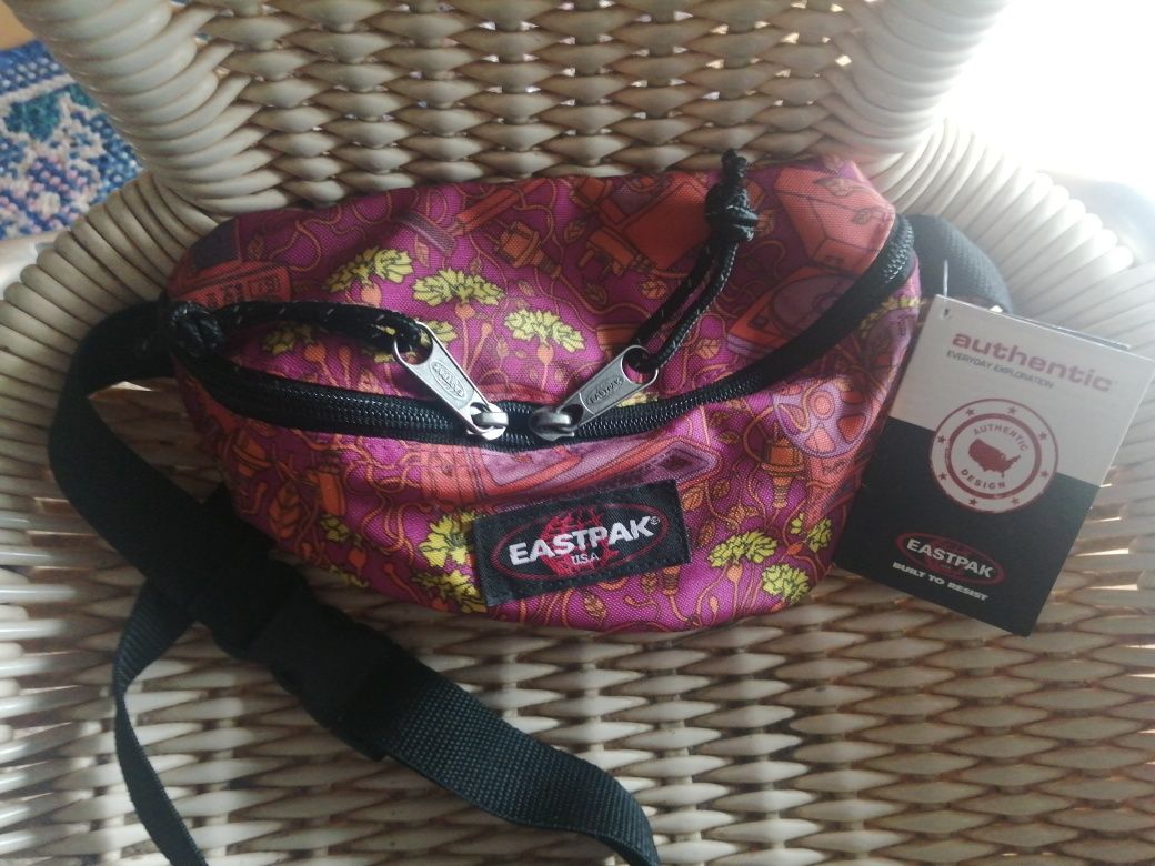 Bolsa eastpack, de cintura,nova com etiqueta, figueira da foz