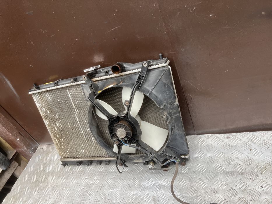 Диффузор радиатор Mitsubishi galant 6 галант 90 год