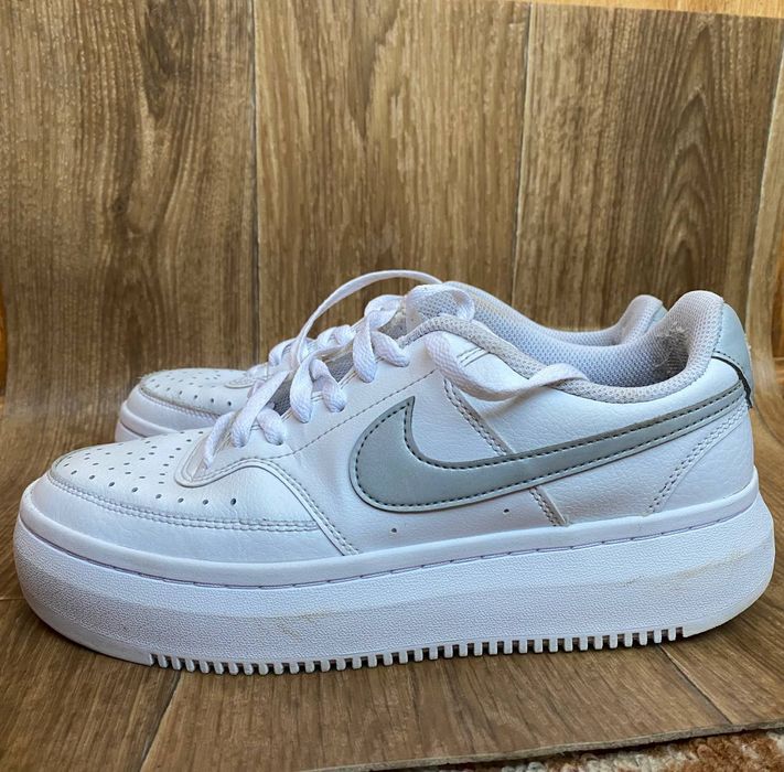 Продам кросівки Nike