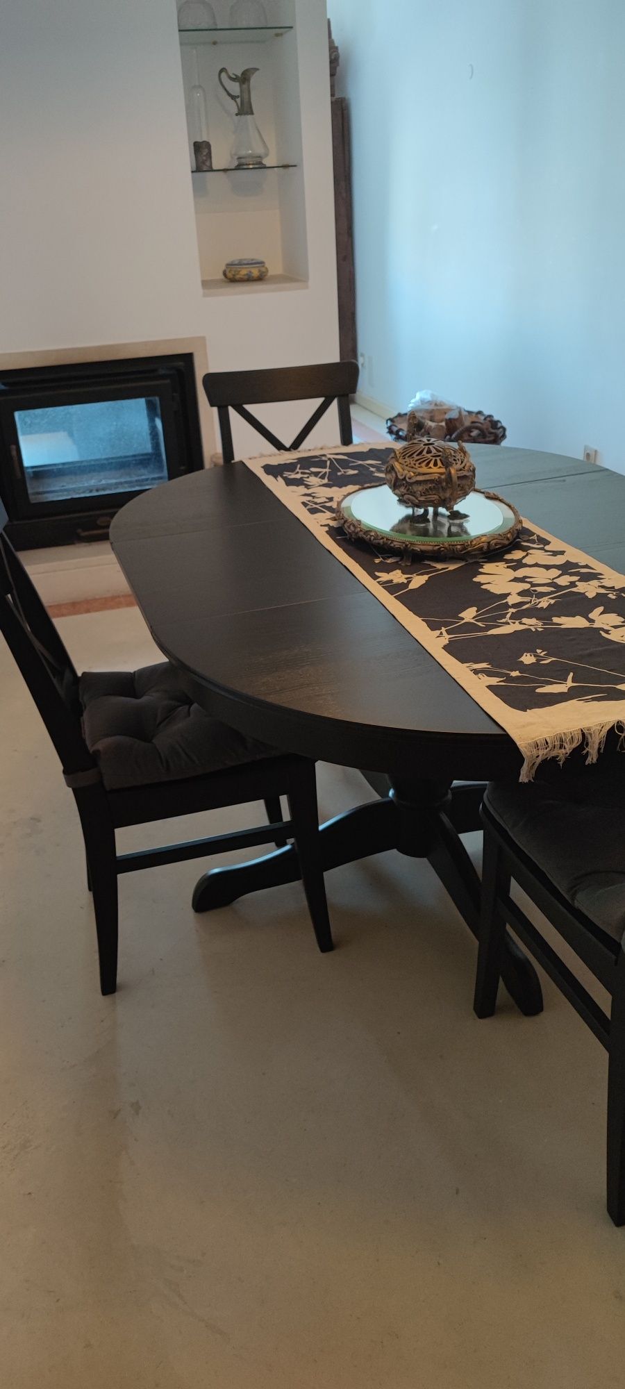 Mesa jantar IKEA INGATORP Mesa extensível, com 4 cadeiras INGOLF .
ING