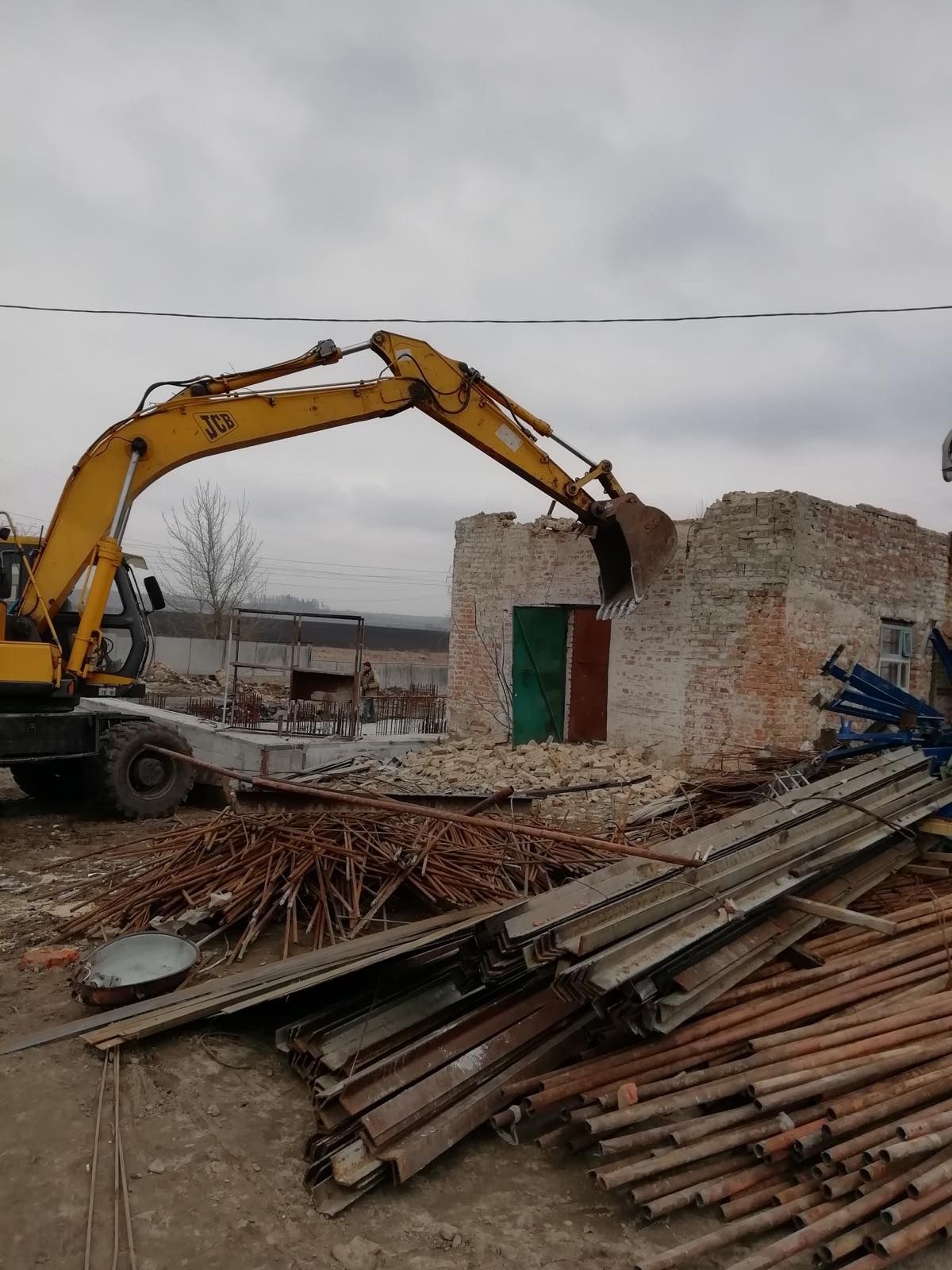Оренда экскаваторов JCB 3, JCB 160, МАЗ 20т, Монтаж каналізацій