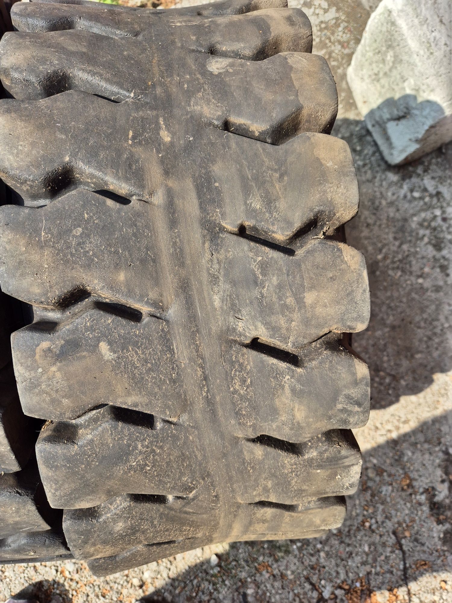 Opony 250/75-12  27x10-12