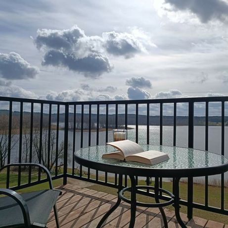 Azyl Widoki Pokoje  i apartament z widokiem na jezioro Wielkie Leźno