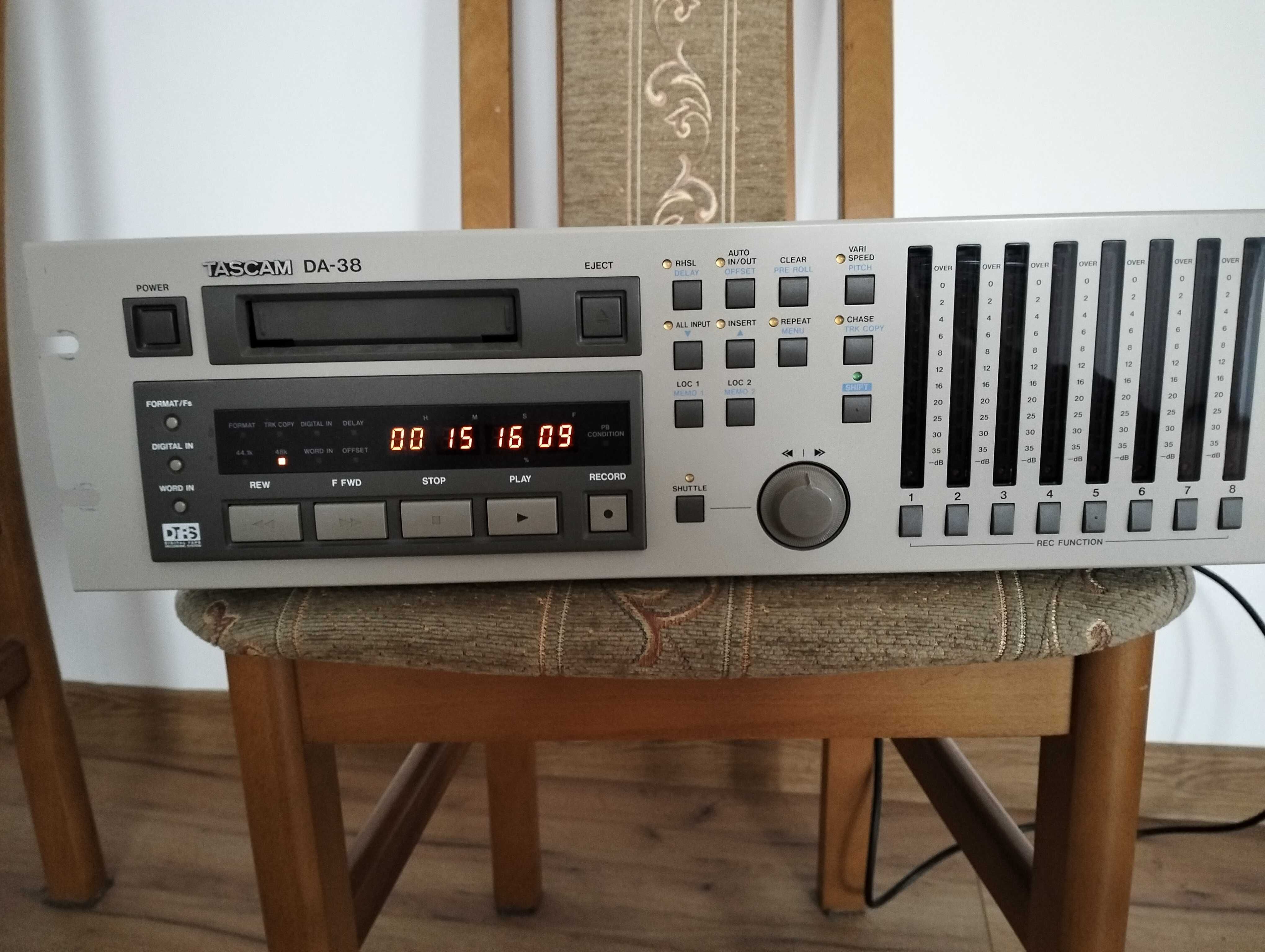 Rejestrator cyfrowy na taśmy H 8  8 ściekowy vintage zamiana
