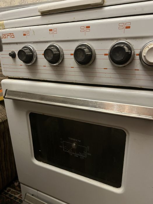 Продам газовую плиту