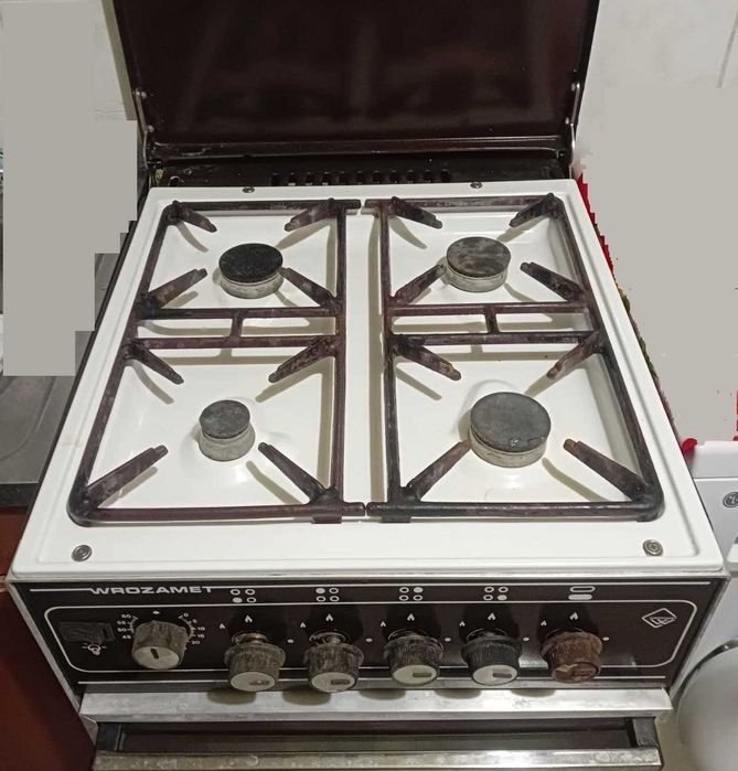Продам газовую плиту