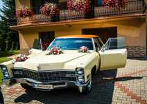 Auto samochód do ślubu Cadillac Fleetwood zabytkowy klasyk