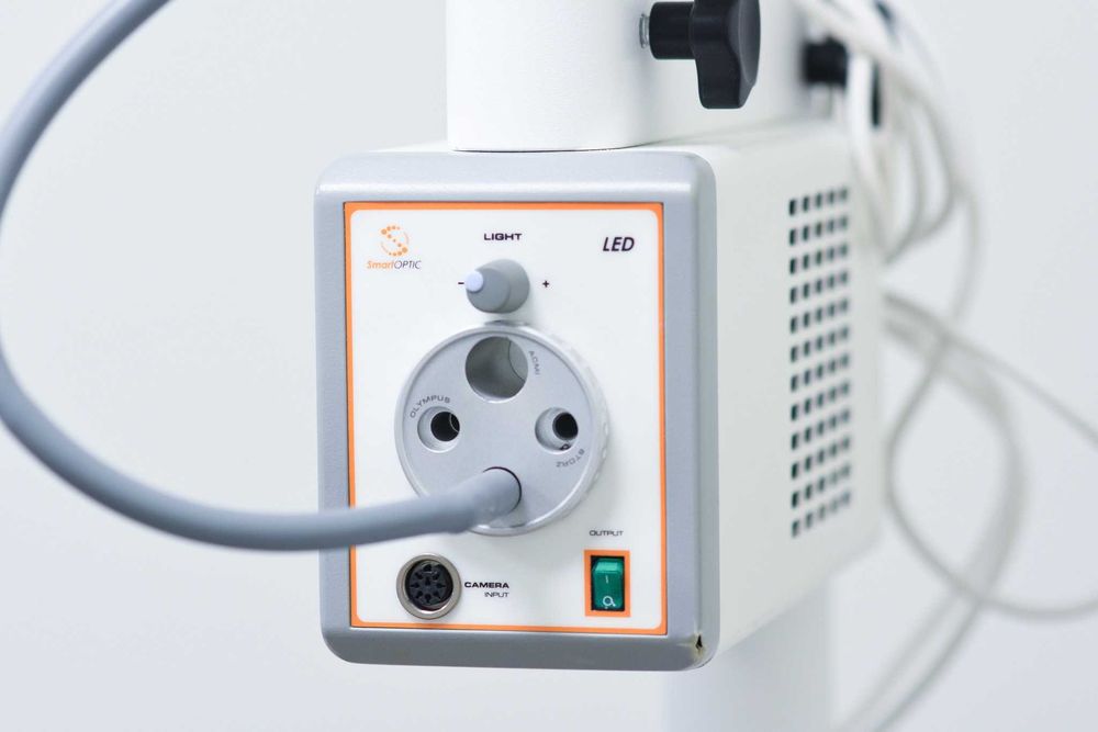 Microscópio para Odontologia