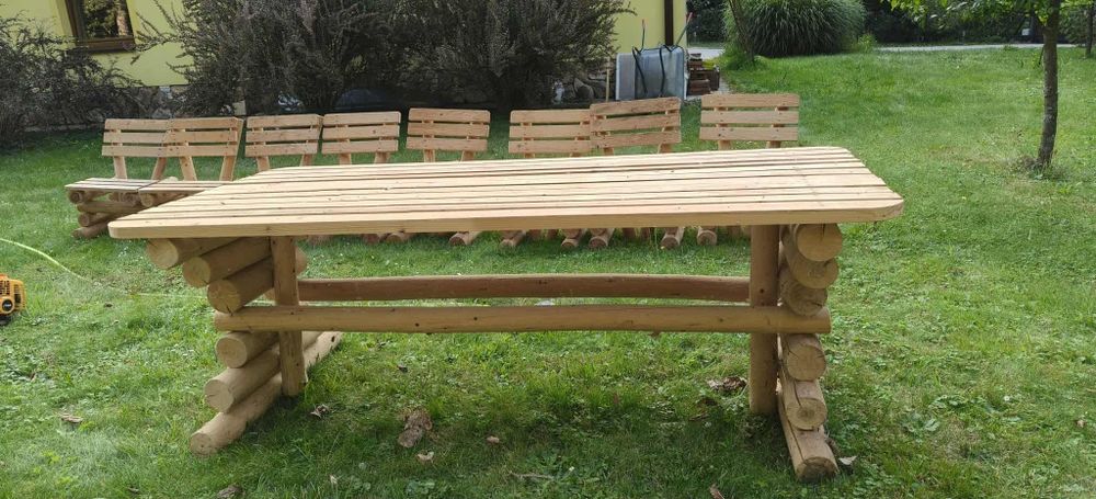 Komplet 8 krzeseł i stołów z sosny