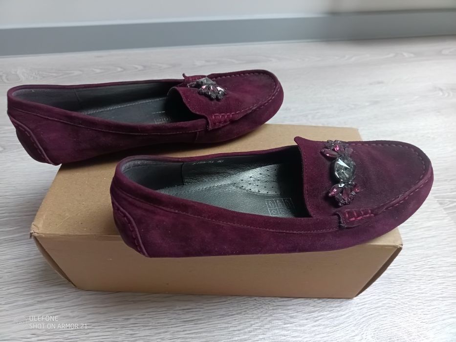 Продам туфлі-мокасіни