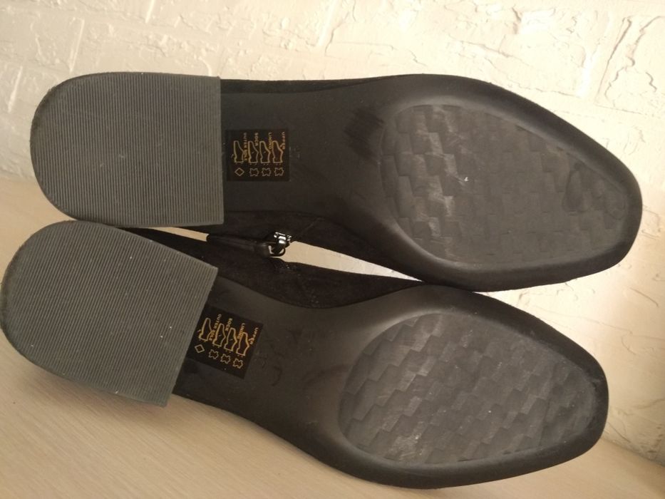 Замшевые Деми ботинки ботильоны