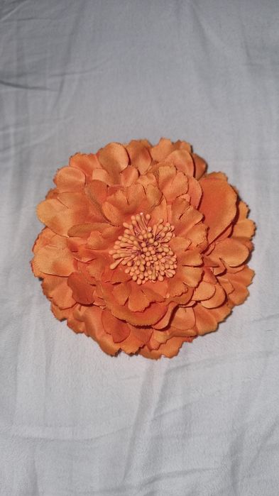 Gancho em flor laranja