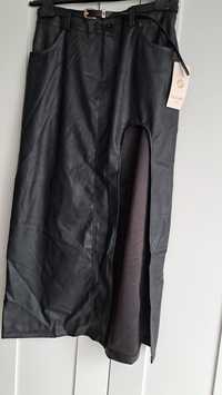Czarna woskowana spódnica