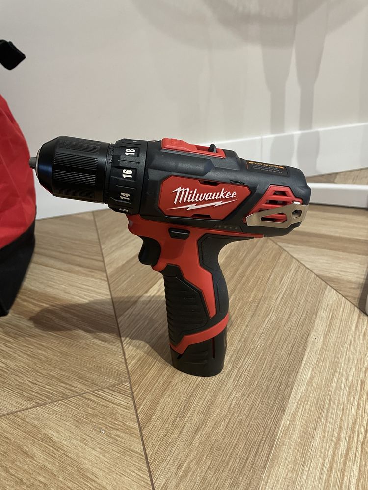 Wkretraka Milwaukee M12BDD 12V