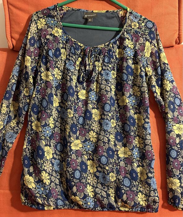 Kolorowa, delikatna bluzeczka, Greenpoint 40.