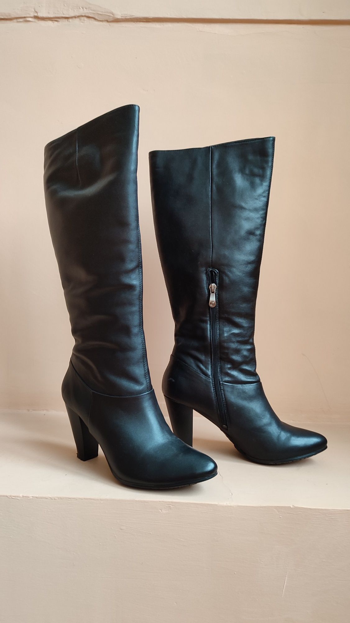 Брендовые сапоги зимние Carnaby р.39-40, на ножку 25