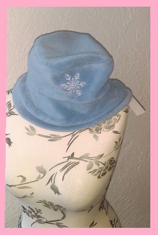 Modna czapka beretka kaszkiet INNA pudrowy róż niebieska angora polar