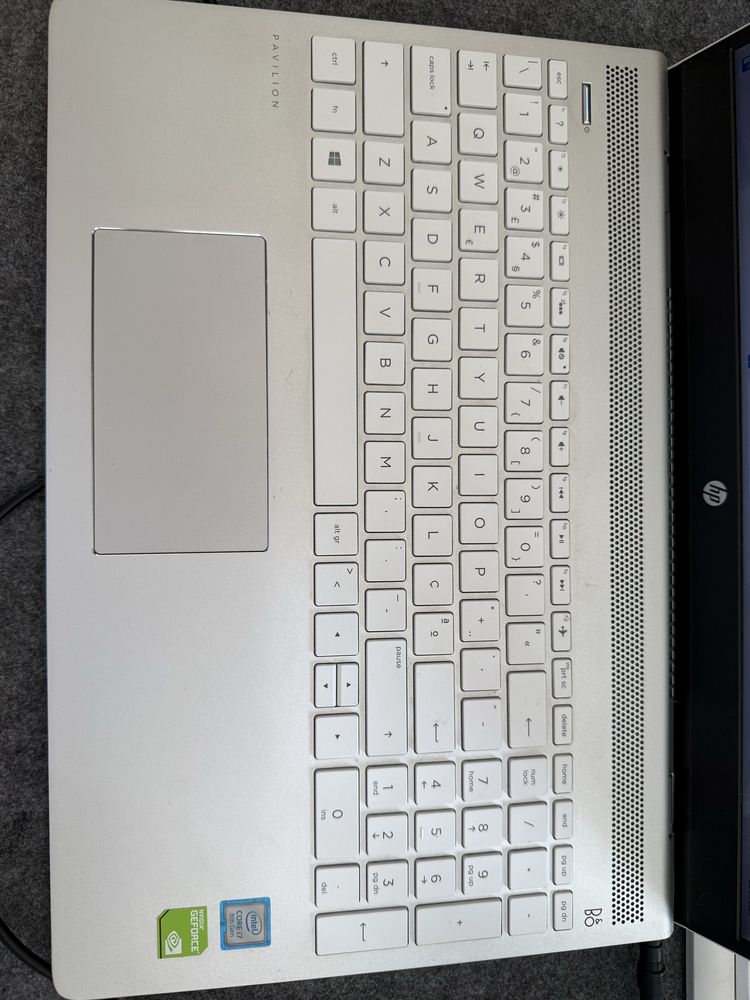 Portátil HP 15,6” – Intel i7, 12GB RAM, SSD, NVIDIA – Excelente estado