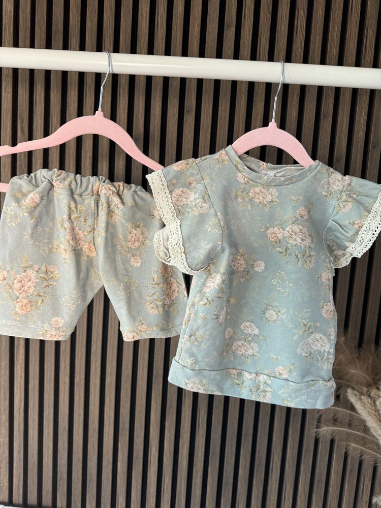 Zestaw koszulka i spodenki w kwiaty handmade 86