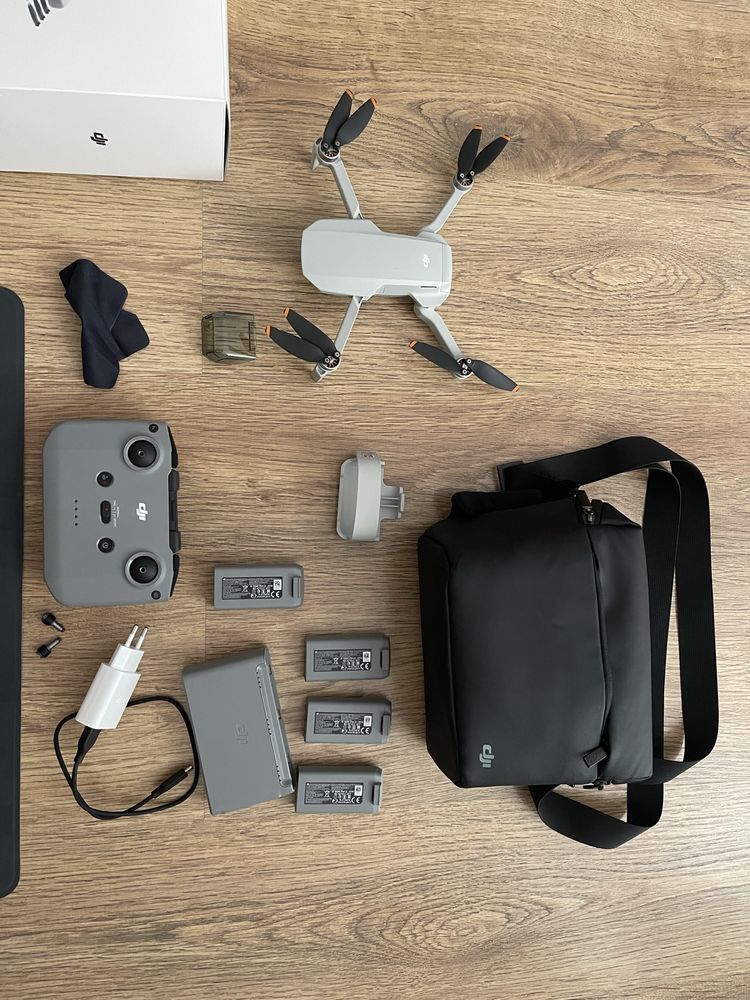 DRON  DJI MINI 2  Fly More Combo