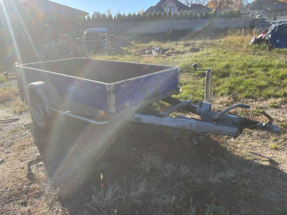 Przyczepka samochodowa