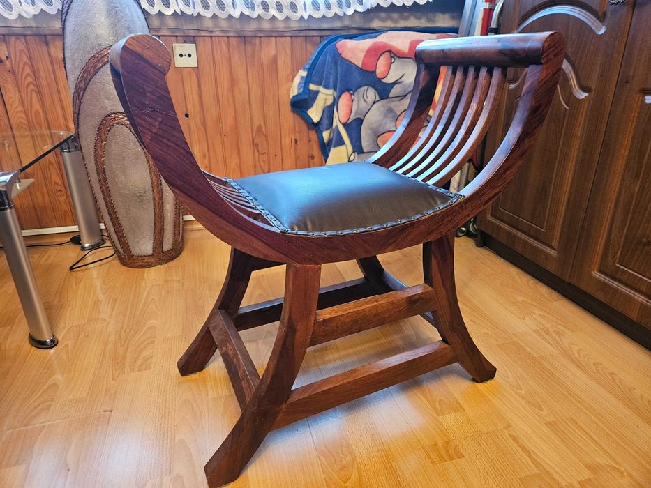 Krzesło stylowe, drewniane