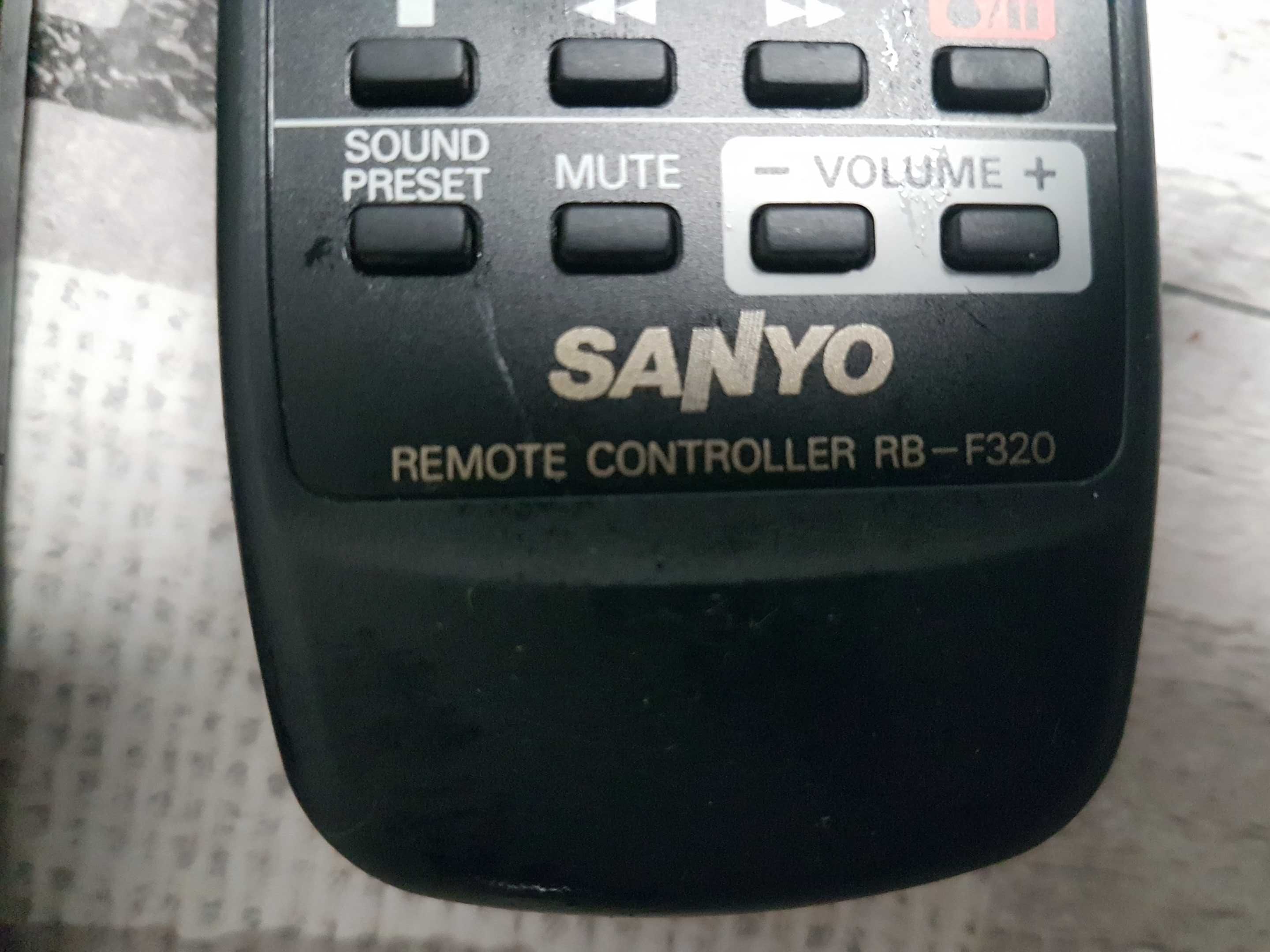 Telecomandos vintage Sanyo RB-F320 e JVCLP20878-