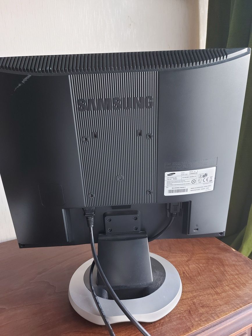 Monitor Samsung SyncMaster 901N.