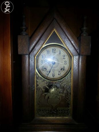 Relógio antigo em funcionamento
