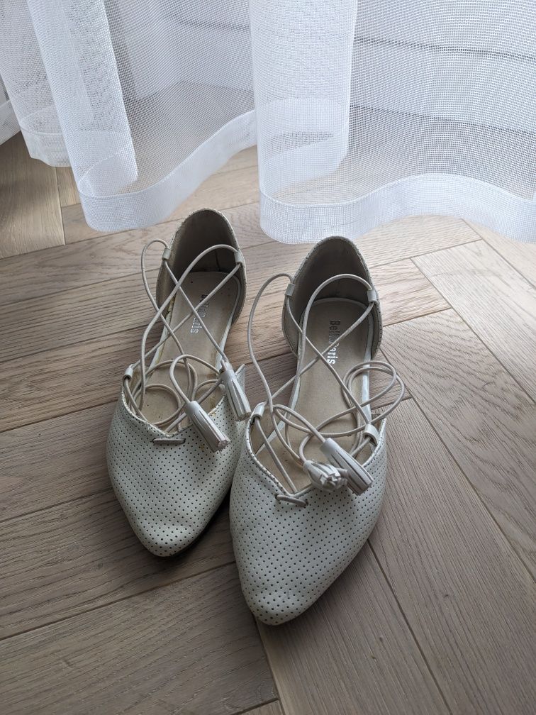 Sandałki białe buty wiązane ślub wesele