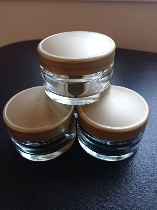 Продам косметические баночки (из под крема) стекло