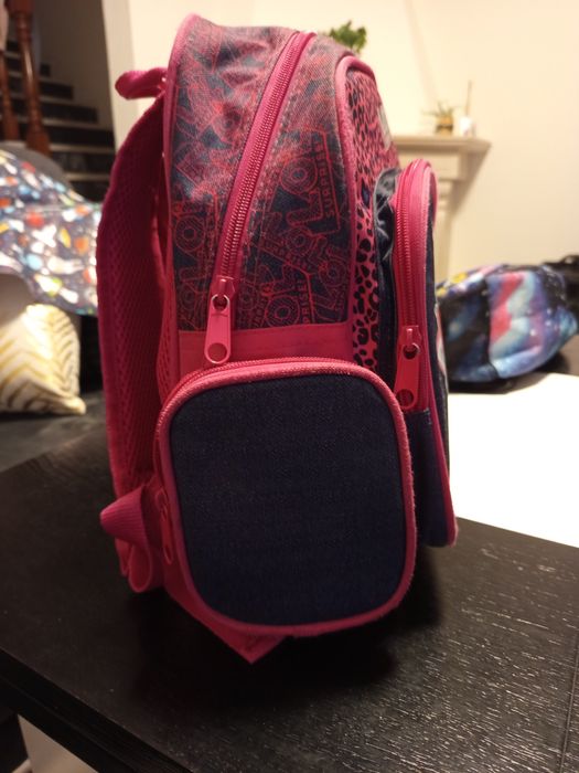 Mochila escolar L.O.L.