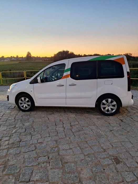 Citroën Berlingo 1.6 hdi  100KM  Lift  Bezwypadkowy 2 X koła zima+ lato