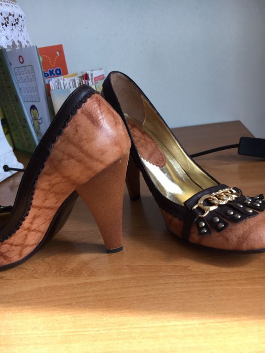 Новые женские кожаные туфли