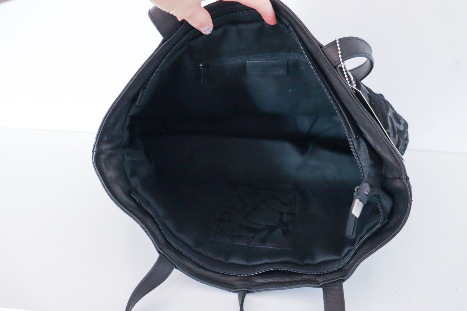 Zamszowa czarna torebka torba na ramię A4 skóra naturalna